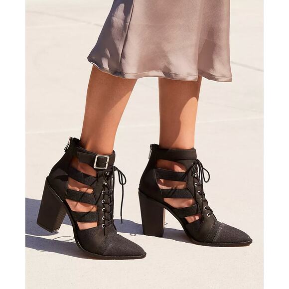 Free People Vegan Cameilla Boot Size 41 Women's US 9.5 Lace Up Gray Chunk Heel‎ - Picture 1 of 16